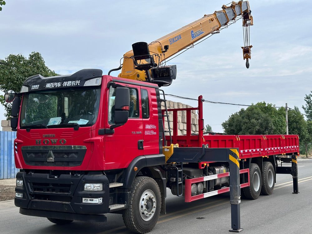 HOWO XCMG 6×4 14T Telescopic Boom Crane
