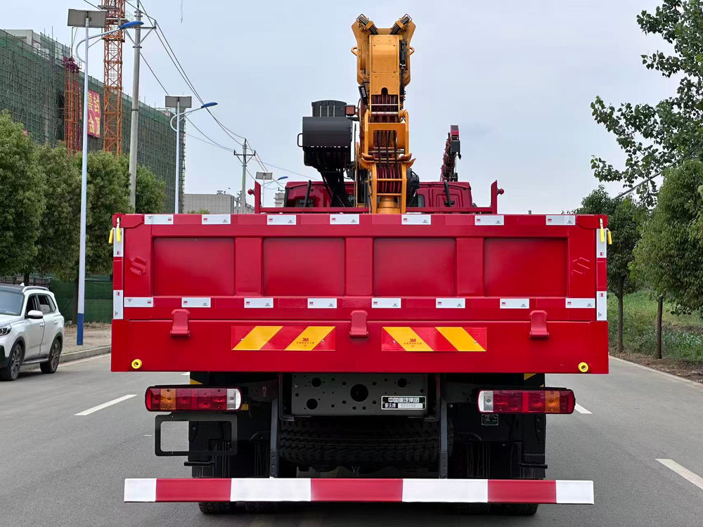 HOWO XCMG 6×4 14T Telescopic Boom Crane